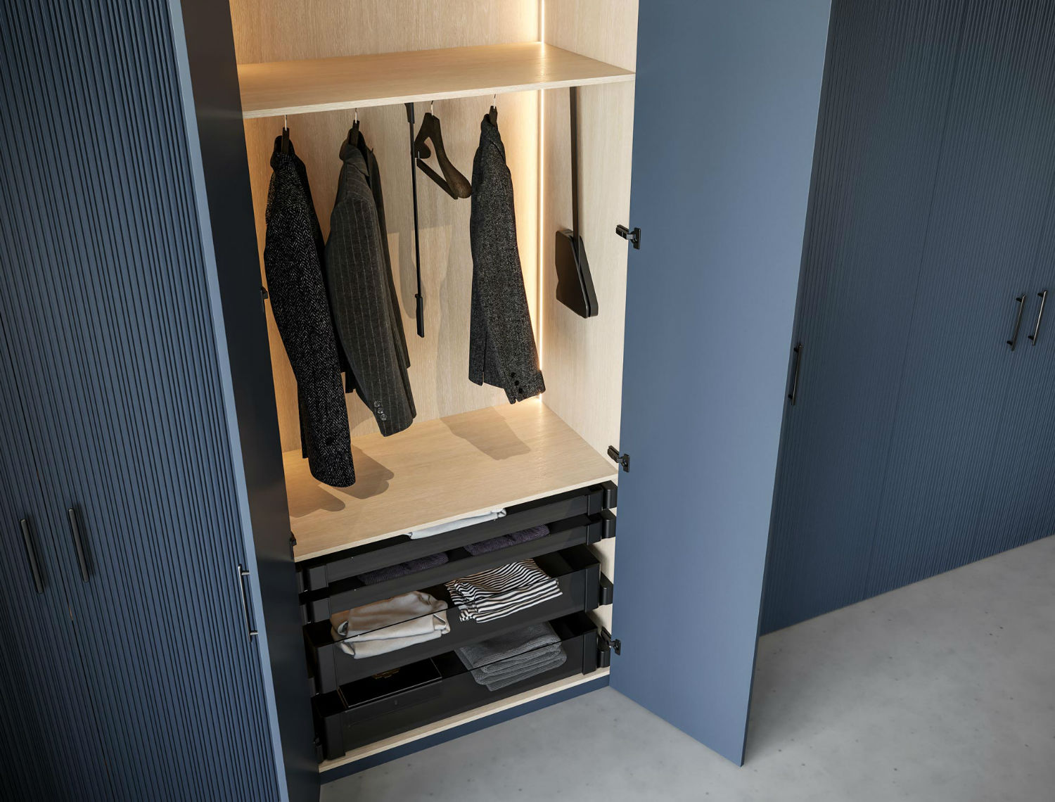 Carrera_By_Design_Moderna_Wardrobe_Obsidianblue_8