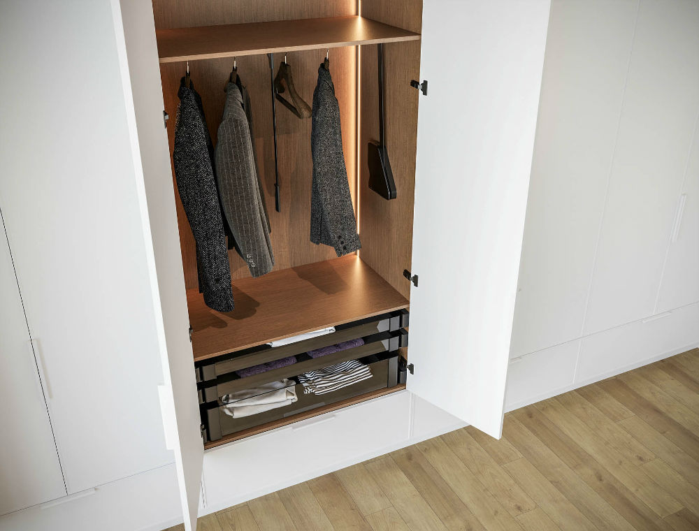 Carrera_By_Design_Stella_Wardrobe